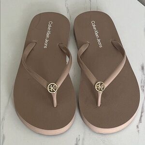 Calvin Klein Jeans Nude Beige Logo Toe-Post Sandals Size 8